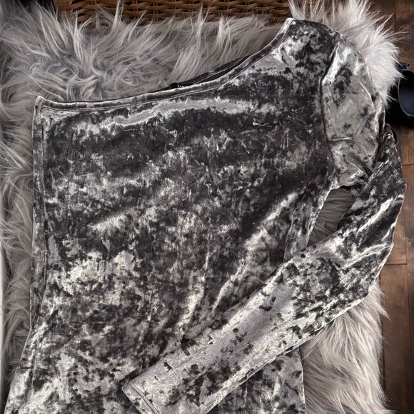 Velour asymmetrical silver bodysuit - Picture 1 of 3